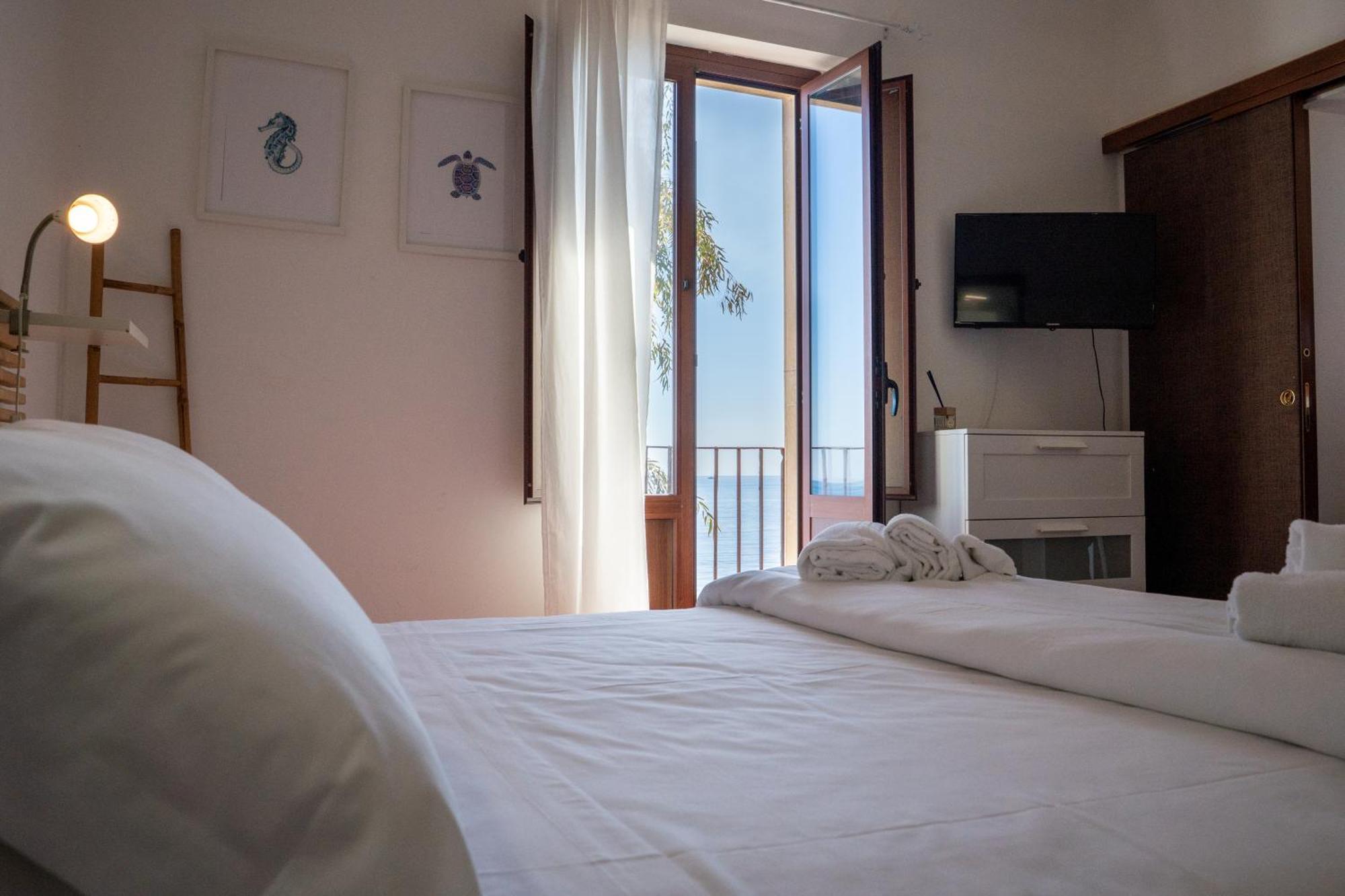 Casa Scala Hotell Acireale Exteriör bild